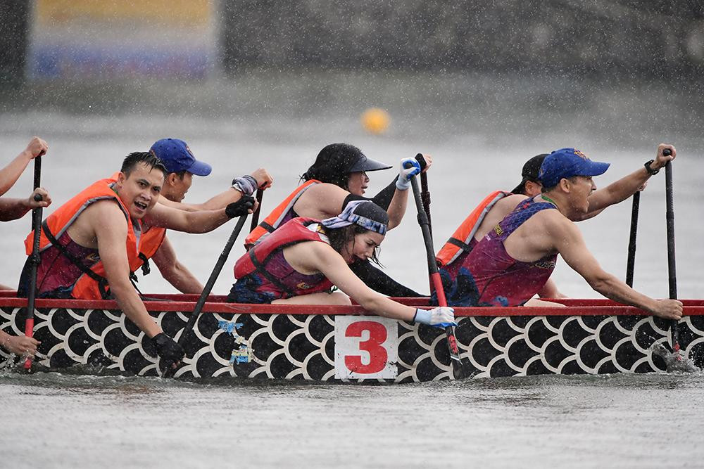 Bên cạnh đó, giải chạy mang ý nghĩa nhân văn khi lan tỏa những hành động, giá trị cao đẹp cho cộng động và xã hội khi toàn bộ doanh thu bán vé (BIB) đã được gửi tặng Quỹ Bảo trợ trẻ em Việt Nam. Trên hành trình hướng tới những giá trị tốt đẹp, Vietnam Airlines mong muốn cùng những người đam mê chạy bộ chung tay xây dựng và lan tỏa những hành động đẹp, ý nghĩa cho cộng đồng và xã hội.