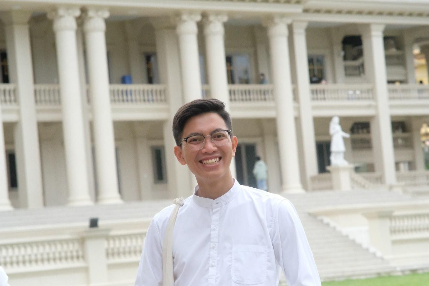 Tác giả Trần Huy Hoàng