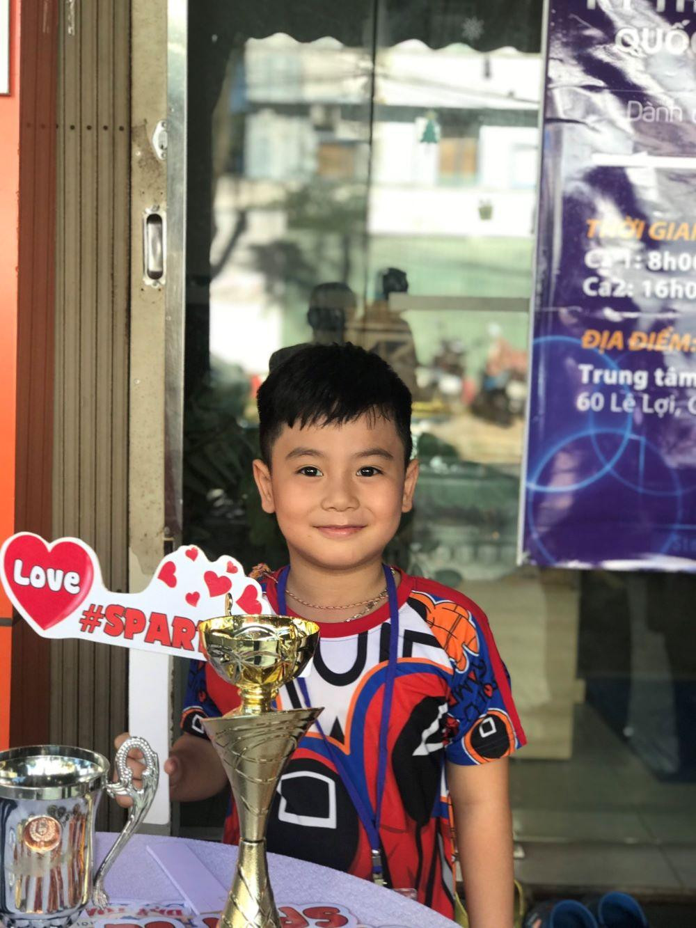 Thí sinh xuất sắc giành huy chương trong cuộc thi Thí sinh xuất sắc giành huy chương trong cuộc thi