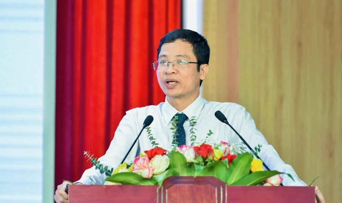 Ông Nguyễn Phú Tiến phát biểu