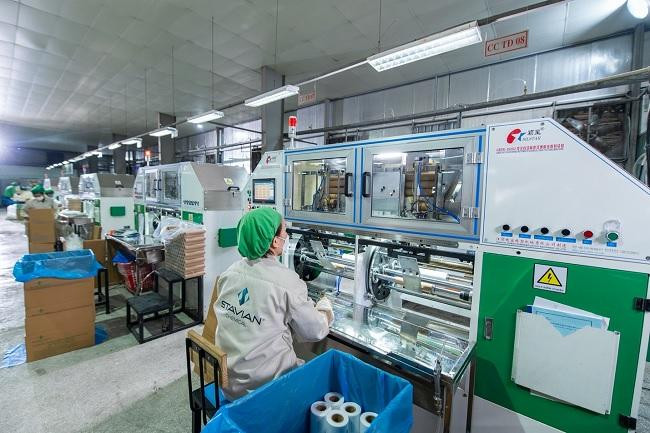 Stavian Chemical ngày càng gây ấn tượng mạnh mẽ tại thị trường nước ngoài khi liên tục cải tiến, đổi mới dây chuyền sản xuất đạt tiêu chuẩn quốc tế. Stavian Chemical ngày càng gây ấn tượng mạnh mẽ tại thị trường nước ngoài khi liên tục cải tiến, đổi mới dây chuyền sản xuất đạt tiêu chuẩn quốc tế.