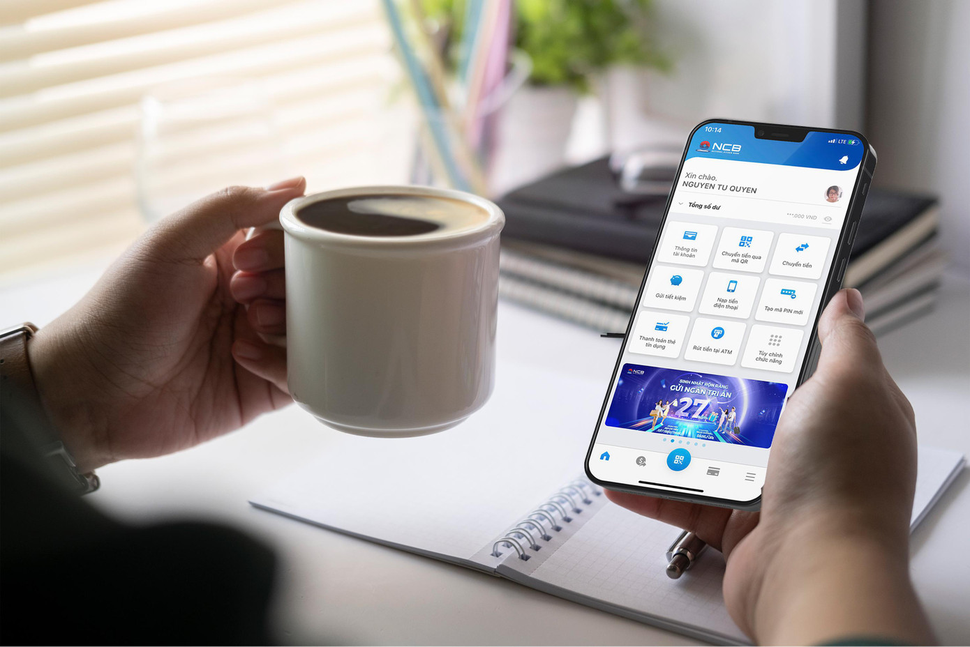 Khách hàng hưởng lợi ích lớn từ cuộc đua chuyển đổi số giữa các ngân hàng