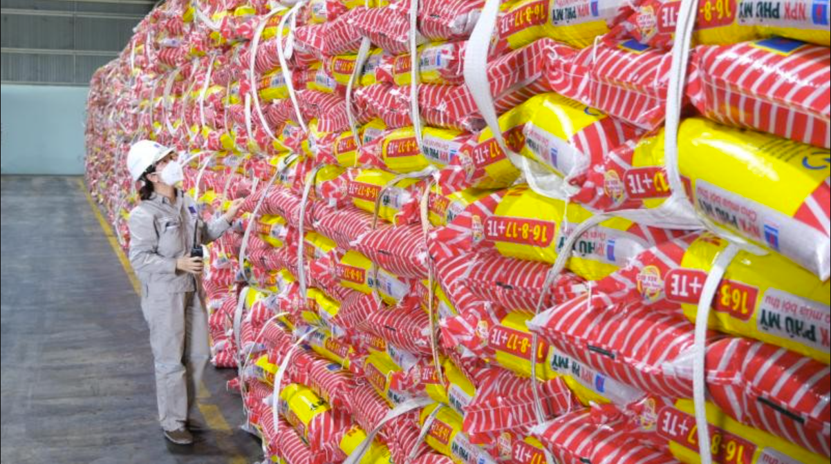 9 tháng đầu năm, PVFCCo sản xuất phân bón, hóa chất vượt xa so cùng kỳ. 9 tháng đầu năm, PVFCCo sản xuất phân bón, hóa chất vượt xa so cùng kỳ.