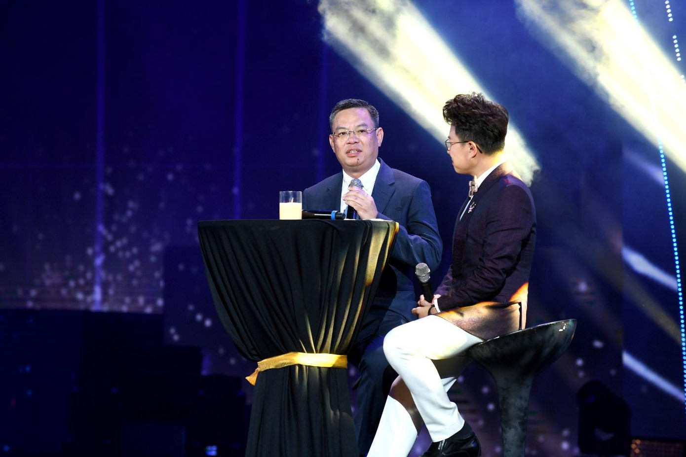 Chủ tịch Trần Minh Bình: “VietinBank sẽ là điểm tựa vững chắc để khách hàng tiến bước, vươn tới đỉnh cao của thành công trong sự nghiệp và cuộc sống”.