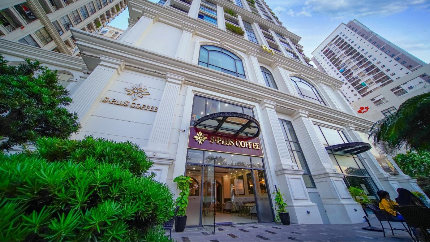 Cư dân Sunshine Riverside thưởng thức đồ uống thơm ngon ngay dưới chân tòa nhà