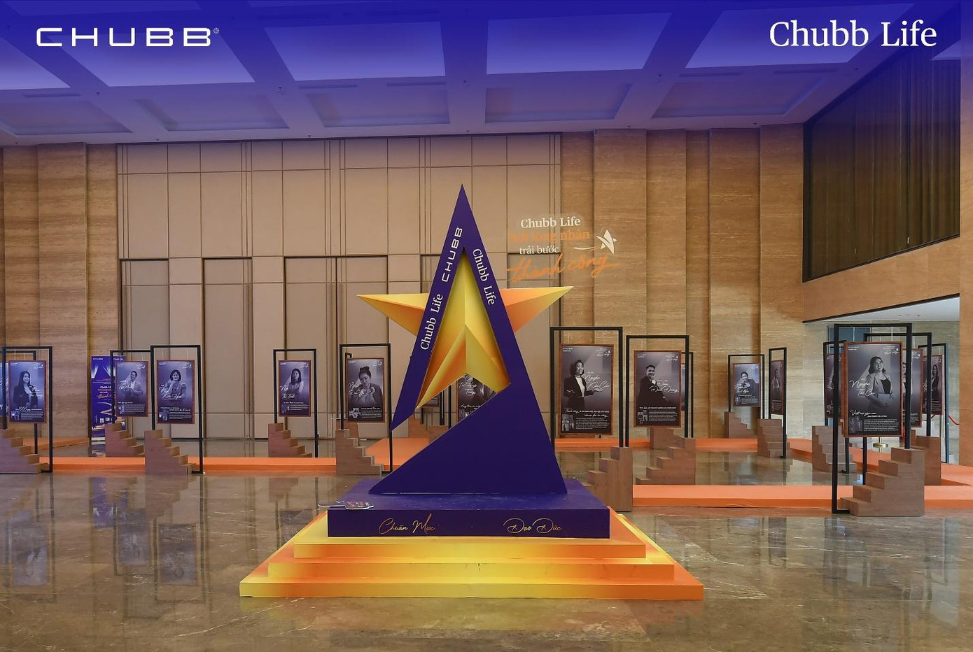 Triển lãm ảnh về các gương mặt truyền cảm hứng của Đội ngũ Kinh doanh Chubb Life Việt Nam tại sự kiện ra mắt chiến dịch ngày 10/10/2022 tại Hà Nội