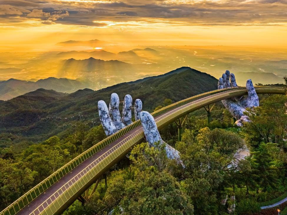 Cầu Vàng tại Sun World Ba Na Hills