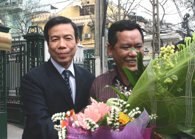 Ông Nguyễn Việt Tiến - nguyên Thứ trưởng Bộ Giao thông Vận tải được chúc mừng vì "trắng án". Ông Nguyễn Việt Tiến - nguyên Thứ trưởng Bộ Giao thông Vận tải được chúc mừng vì