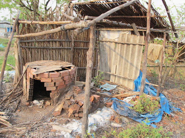 Một lò hầm than bị giải tỏa. Một lò hầm than bị giải tỏa