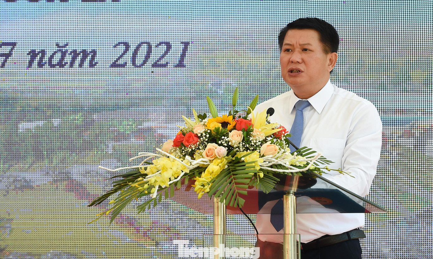 Phát biểu tại Lễ khánh thành, ông Lò Minh Hùng - Phó Bí thư thường trực Tỉnh ủy Sơn La, cảm ơn T.Ư Đoàn, T.Ư Hội Cựu TNXP Việt Nam và tổ chức, đơn vị, cá nhân đồng hành ủng hộ xây dựng Dự án tôn tạo và phát huy giá trị Khu Di tích lịch sử Ngã ba Cò Nòi giai đoạn I. Đồng thời, phát động việc đồng hành, ủng hộ kinh phí xây dựng Dự án giai đoạn II.