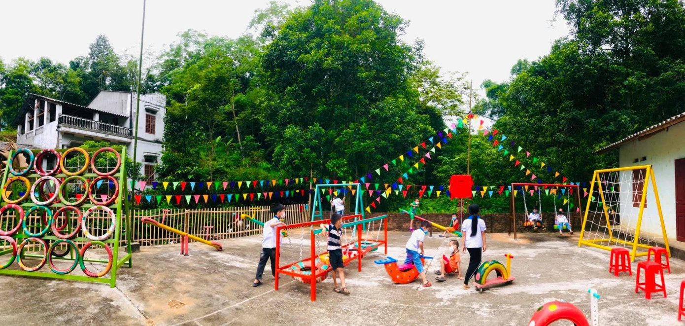 Sân chơi thiếu nhi được trao tặng trong chương trình. Ảnh: CTV