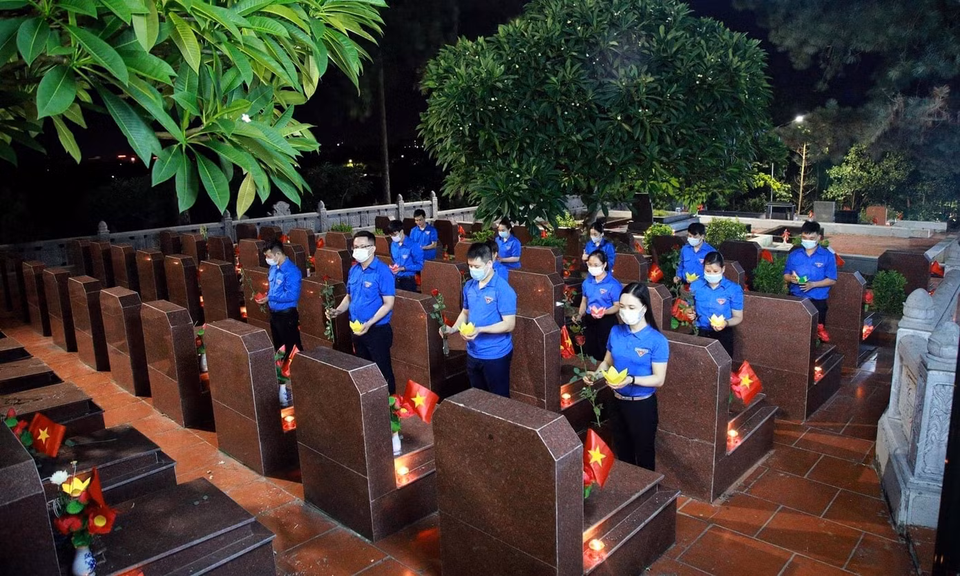 Trong bối cảnh dịch bệnh, các hoạt động thắp nến tri ân và "Đền ơn đáp nghĩa" được triển khai phù hợp với tình hình thực tế từng địa phương; đồng thời đảm bảo nguyên tắc phòng chống dịch như đeo khẩu trang, hạn chế số lượng người, khoảng cách...