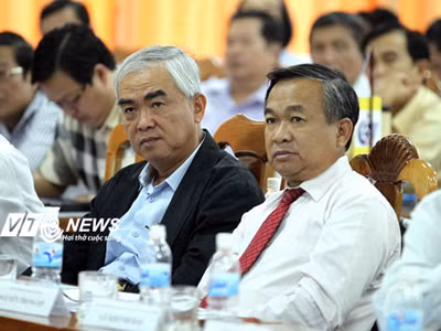 Ông Lê Hùng Dũng và ông Phạm Văn Tuấn- hai ứng cử viên tiềm năng nhất cho chiếc ghế chủ tịch VFF. (Ảnh: Quang Minh)