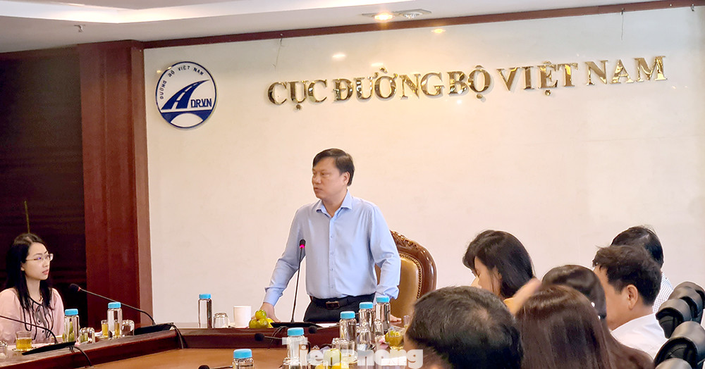 Ông Nguyễn Xuân Cường, Cục trưởng Đường bộ cho biết, sau khi hạ cấp, trong số 7 cấp trưởng có 5 người phải chuyển thành cấp phó.