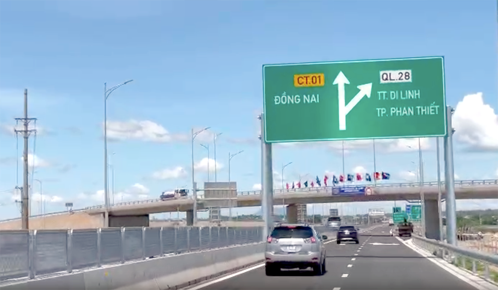 Cao tốc Vĩnh Hảo - Phan Thiết chính thức khánh thành. Cao tốc Vĩnh Hảo - Phan Thiết chính thức khánh thành.