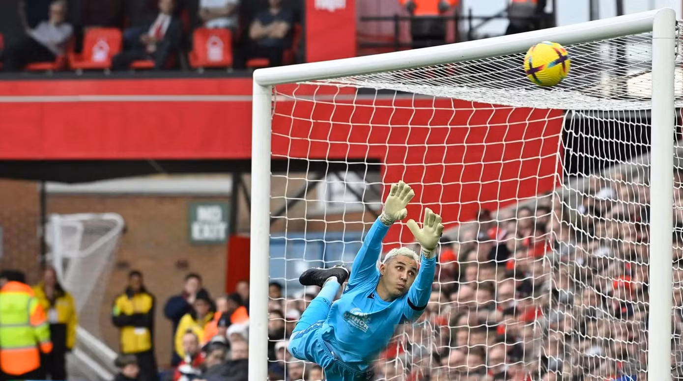 Bị Nottingham chia điểm, Man City mất ngôi đầu về lại tay Arsenal ảnh 14