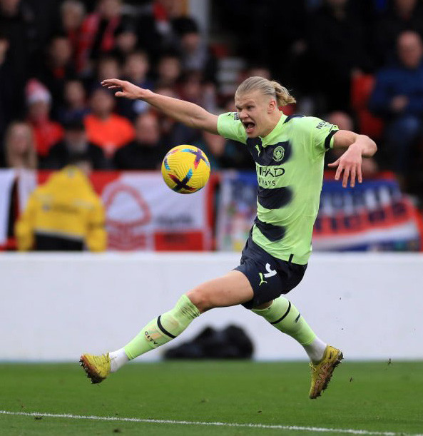 Bị Nottingham chia điểm, Man City mất ngôi đầu về lại tay Arsenal ảnh 17 Bị Nottingham chia điểm, Man City mất ngôi đầu về lại tay Arsenal ảnh 17