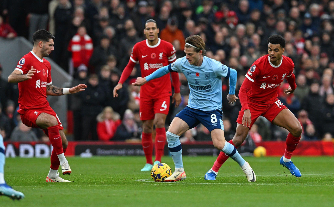 Salah lập cú đúp, Liverpool đại thắng Brentford 3-0 ảnh 13 Salah lập cú đúp, Liverpool đại thắng Brentford 3-0 ảnh 13