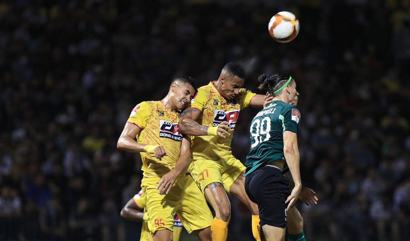 Thanh Hóa hoàn toàn áp đảo các vị khách (ảnh: PVF) Thanh Hóa hoàn toàn áp đảo các vị khách (ảnh: PVF)