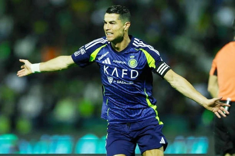 Ronaldo liên tiếp bỏ lỡ cơ hội