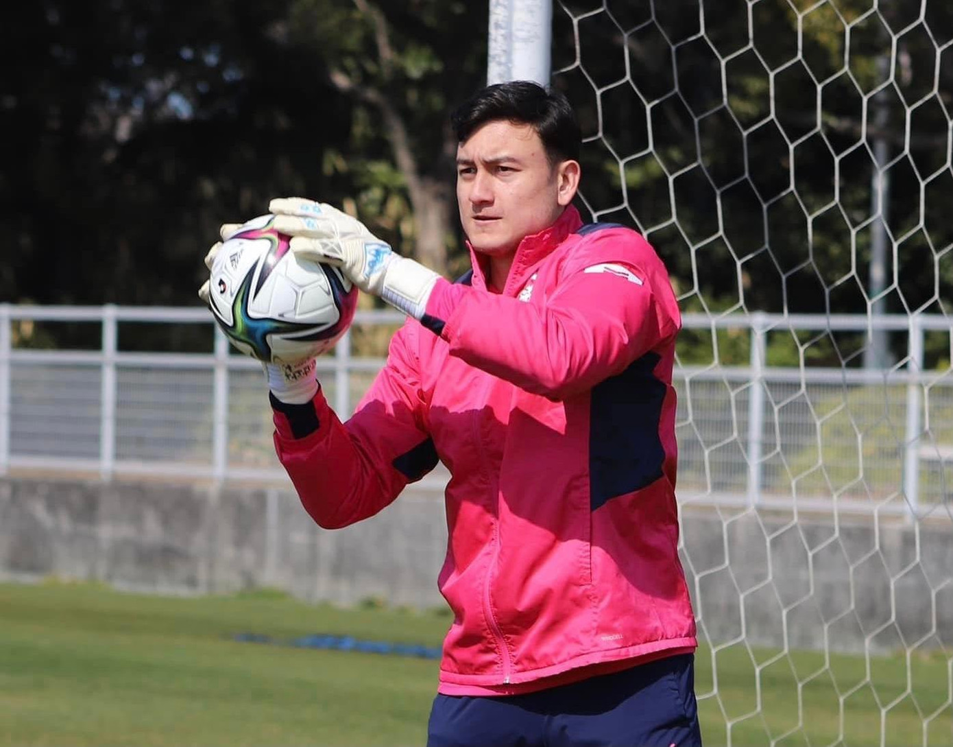 Văn Lâm đang tích cực tập luyện để lấy lại phong độ