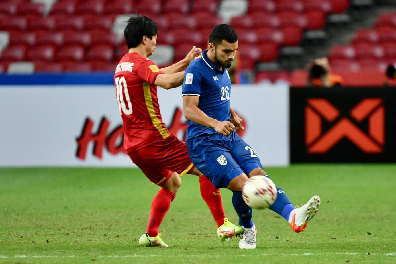 Công Phượng và đồng đội đã không thể ghi bàn ở 2 trận bán kết gặp Thái Lan