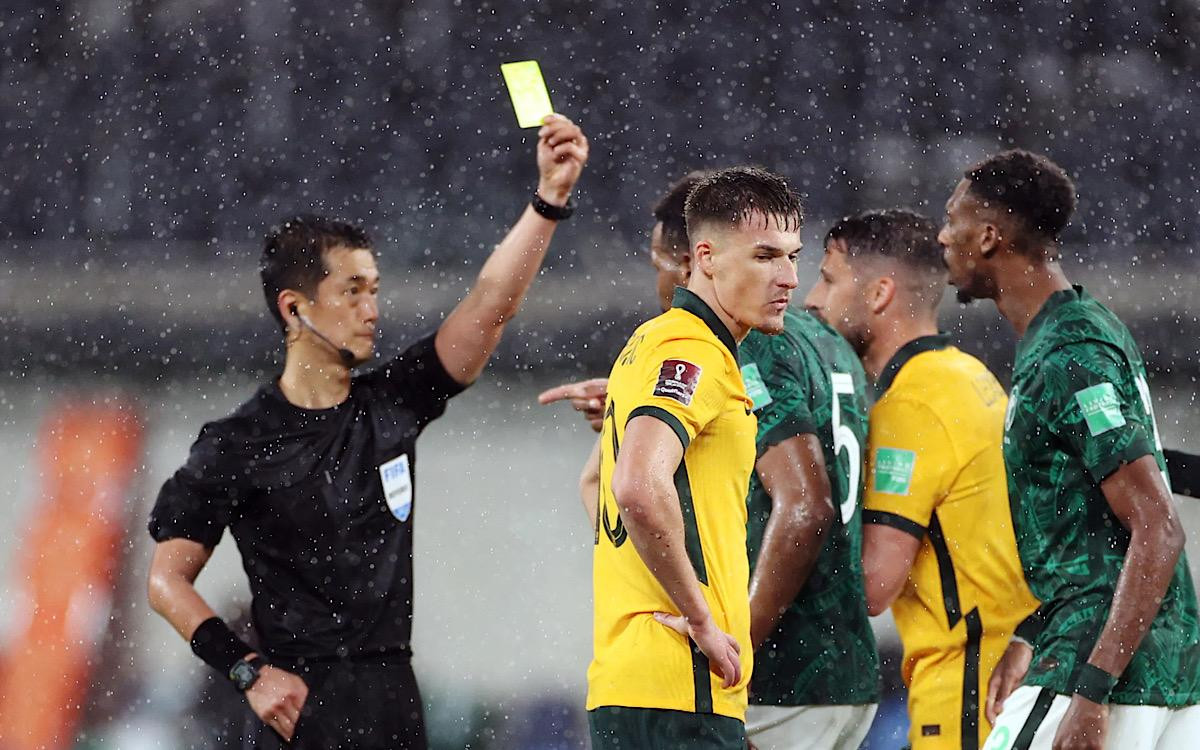 Ông Ko Hyung-jin vừa điều khiển trận Saudi Arabia - Australia