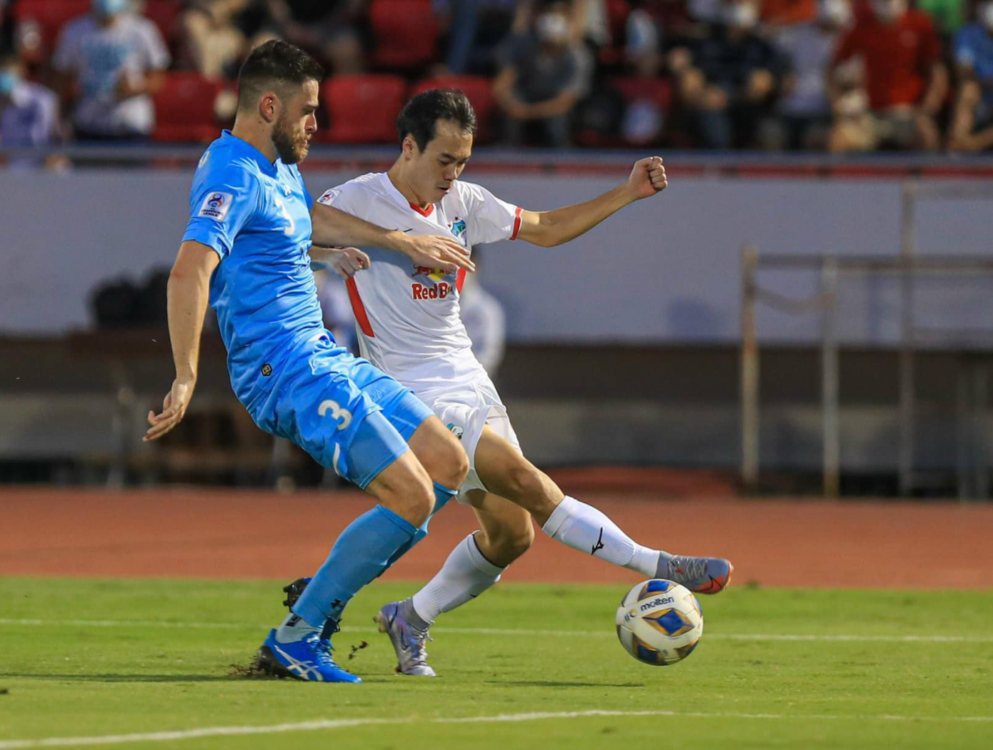 Sydney FC trong trận hòa HAGL 1-1
