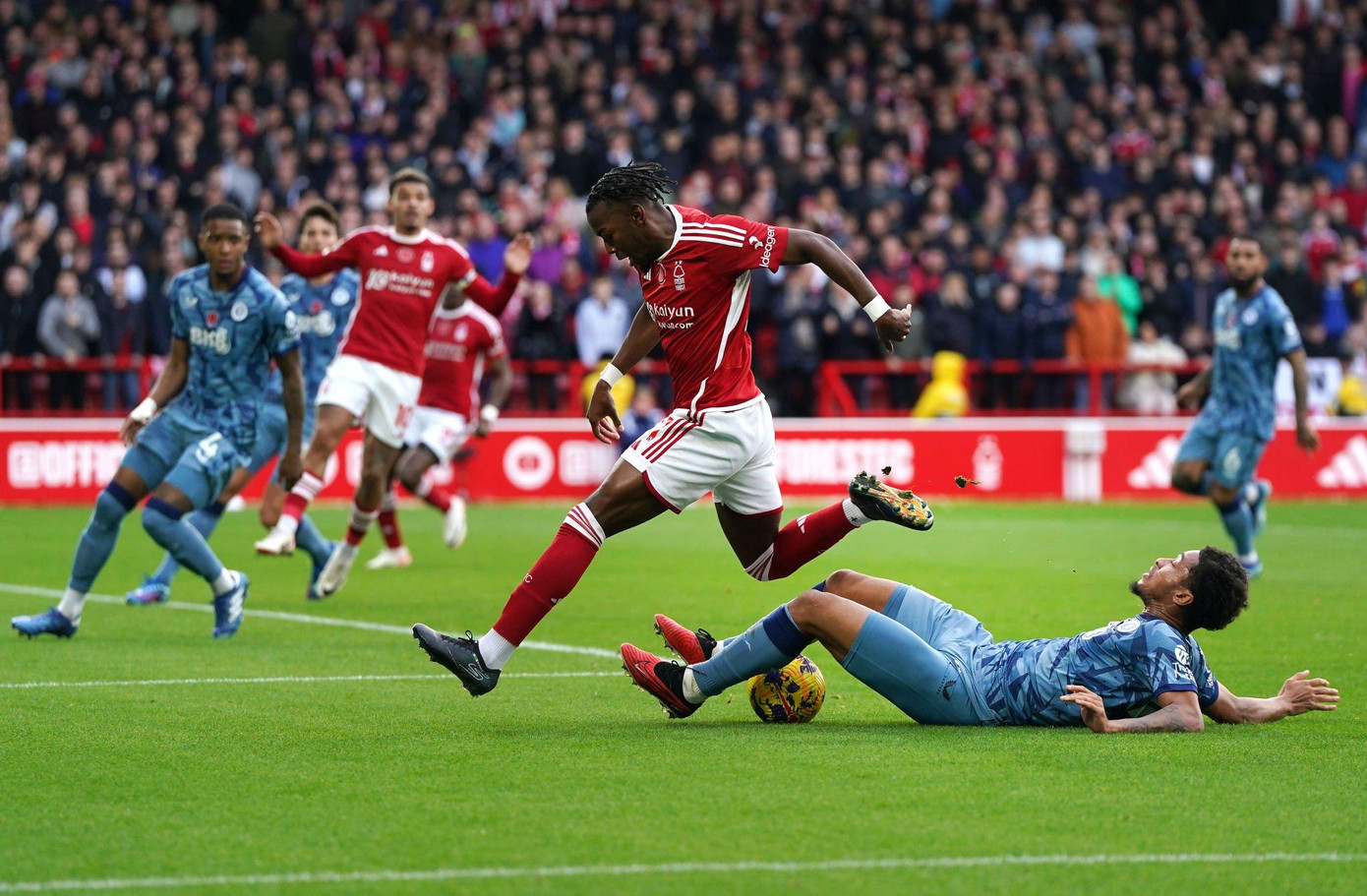 Thua sốc Nottingham Forest, Aston Villa lỡ cơ hội vào tốp 3 ảnh 11 Thua sốc Nottingham Forest, Aston Villa lỡ cơ hội vào tốp 3 ảnh 11