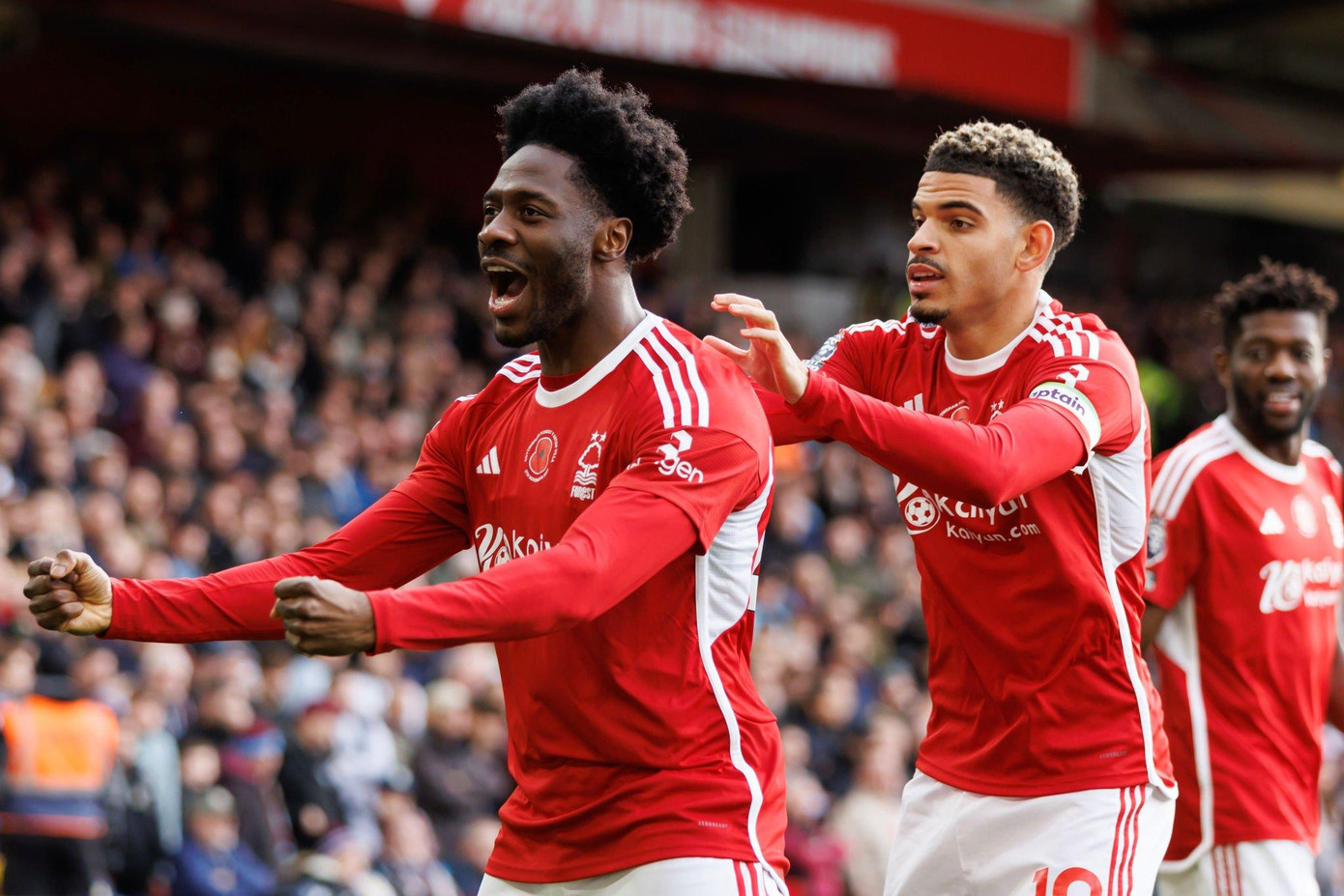 Thua sốc Nottingham Forest, Aston Villa lỡ cơ hội vào tốp 3 ảnh 16 Thua sốc Nottingham Forest, Aston Villa lỡ cơ hội vào tốp 3 ảnh 16