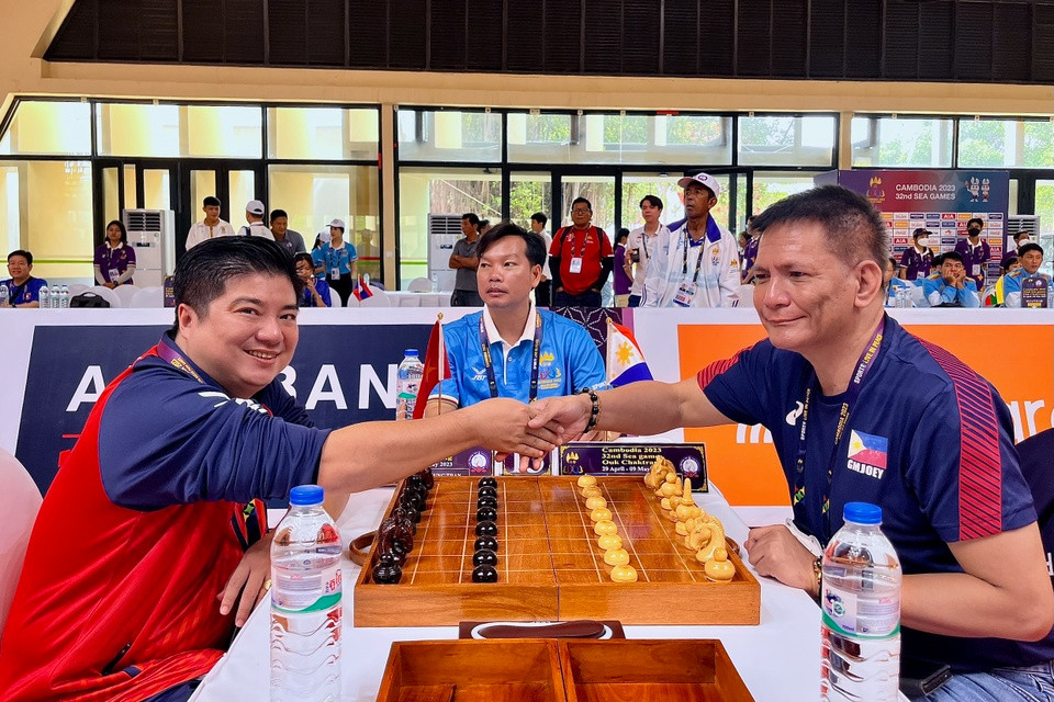 Tuyển Việt Nam thi đấu tại Campuchia (ảnh: Vietnamchess) Tuyển Việt Nam thi đấu tại Campuchia (ảnh: Vietnamchess)