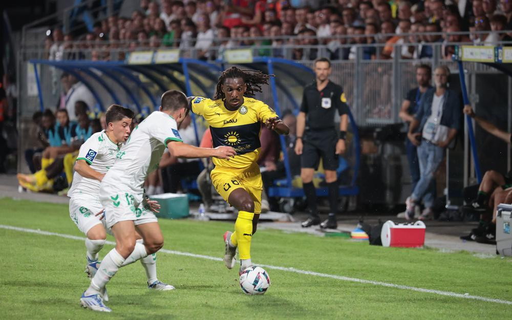 Pau đang thi đấu thất thường Pau đang thi đấu thất thường