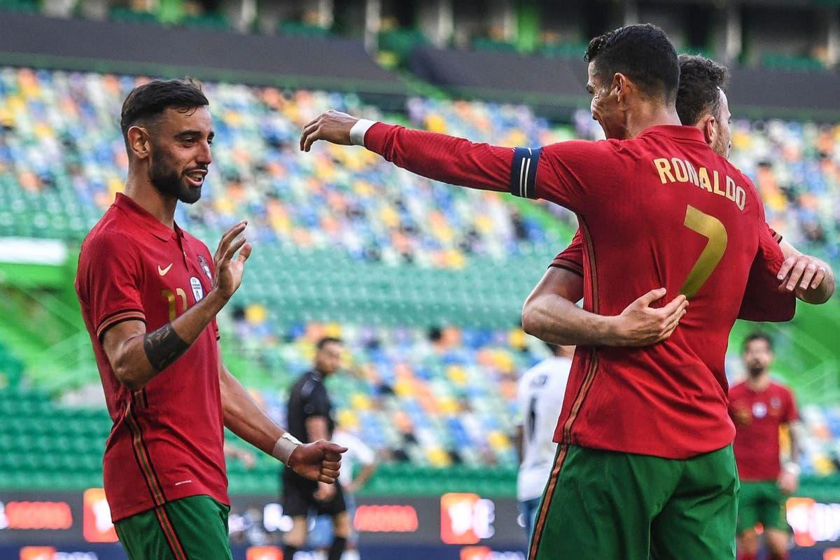 Bruno Fernandes và Ronaldo cùng ghi bàn giúp Bồ Đào Nha dẫn 3-0 ở hiệp 1 Bruno Fernandes và Ronaldo cùng ghi bàn giúp Bồ Đào Nha dẫn 3-0 ở hiệp 1