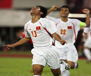 Quang Hải là người chấm dứt mạch trận bất bại của Singapore