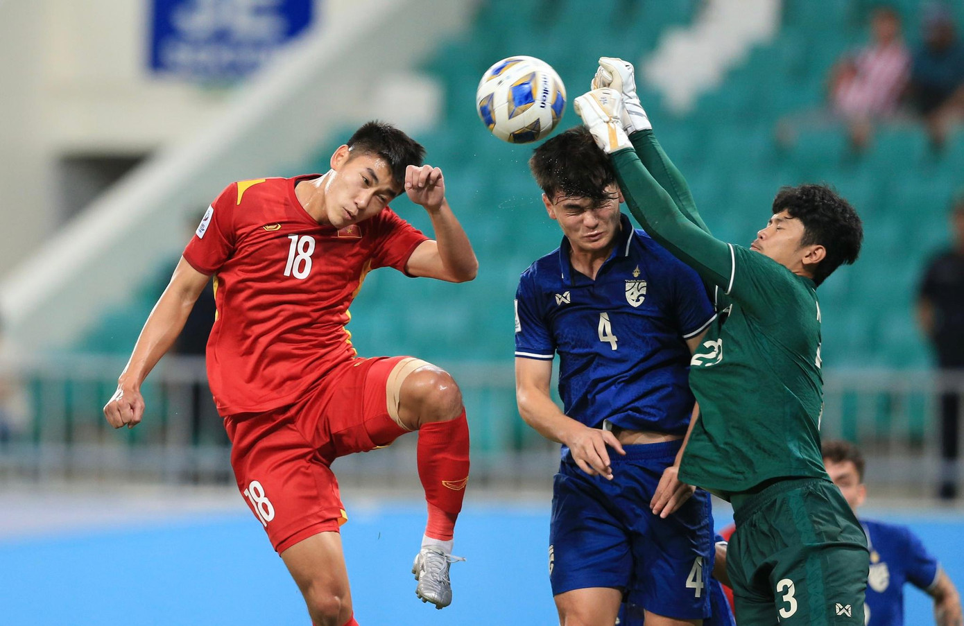 U23 Thái Lan thi đấu tệ tại VCK U23 châu Á là lý do khiến các CĐV gây sức ép lên Worrawoot Srimaka