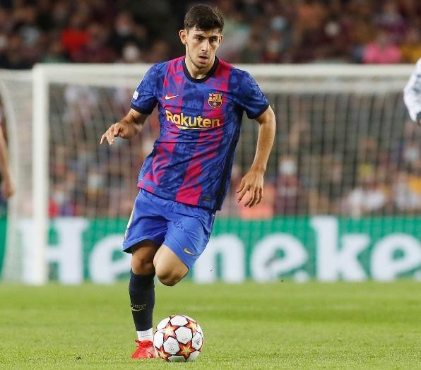 Demir là chủ nhân của 2 cơ hội ngon ăn nhất của Barca trong hiệp 1