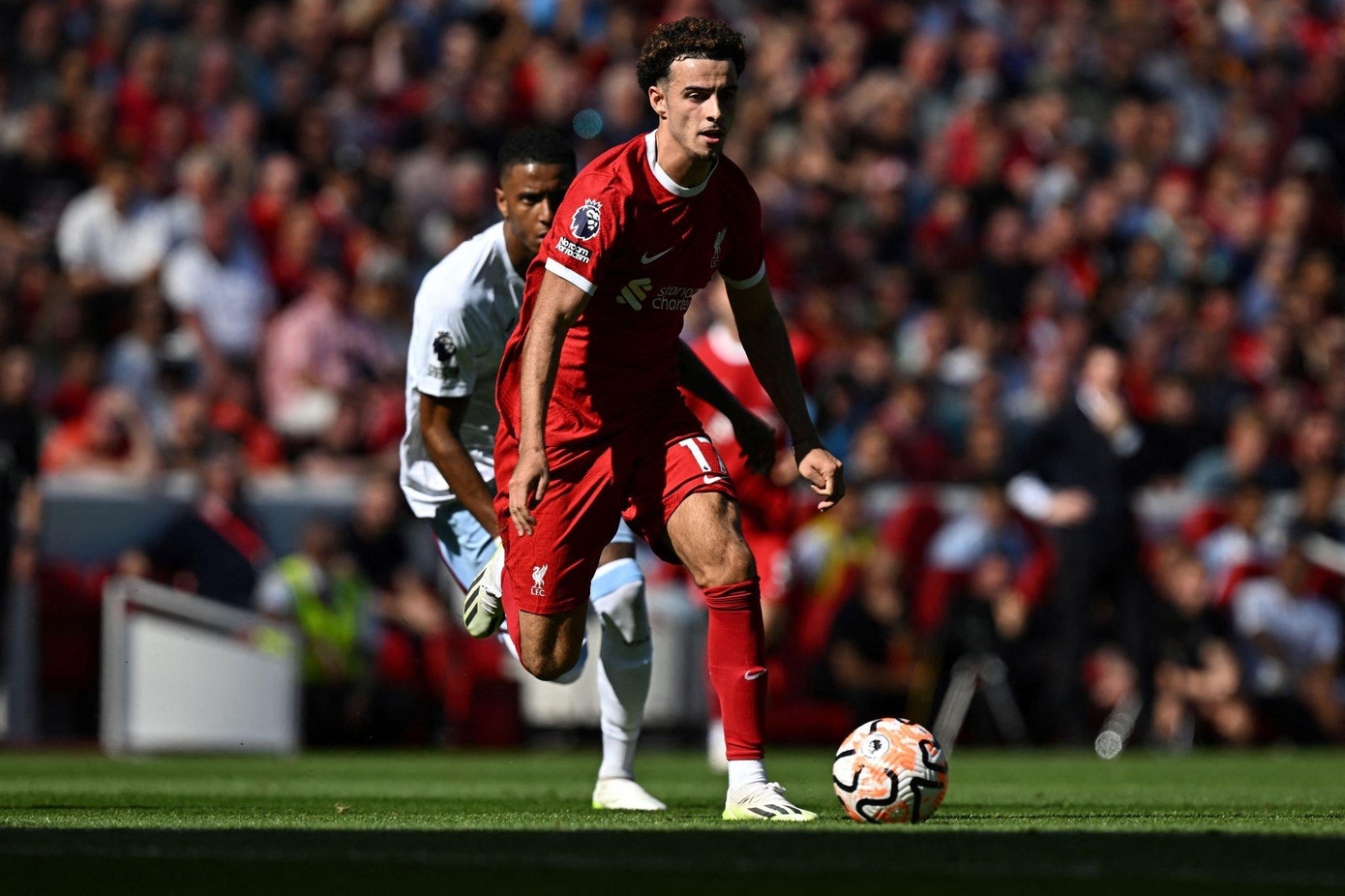 Hạ Aston Villa 3-0, Liverpool nắm giữ vị trí thứ 3 ảnh 21