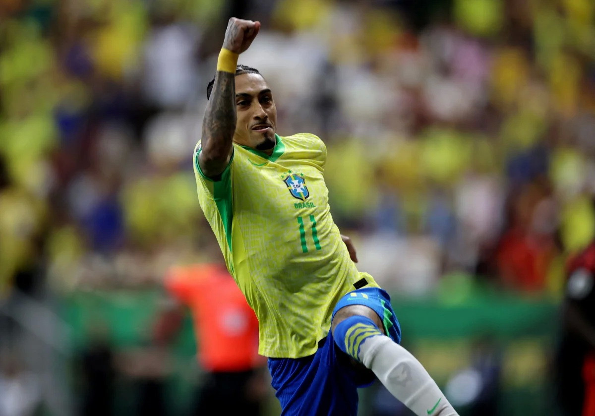 Raphinha rất quyết tâm "đòi nợ" đối thủ