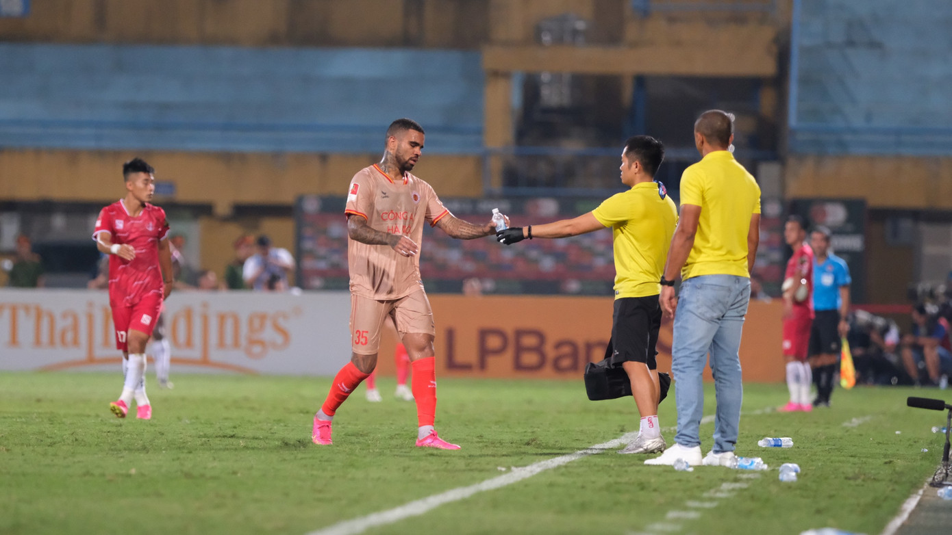 Hải Phòng gây sốc ở Hàng Đẫy, đánh bại CAHN 2-0 ảnh 15 Hải Phòng gây sốc ở Hàng Đẫy, đánh bại CAHN 2-0 ảnh 15