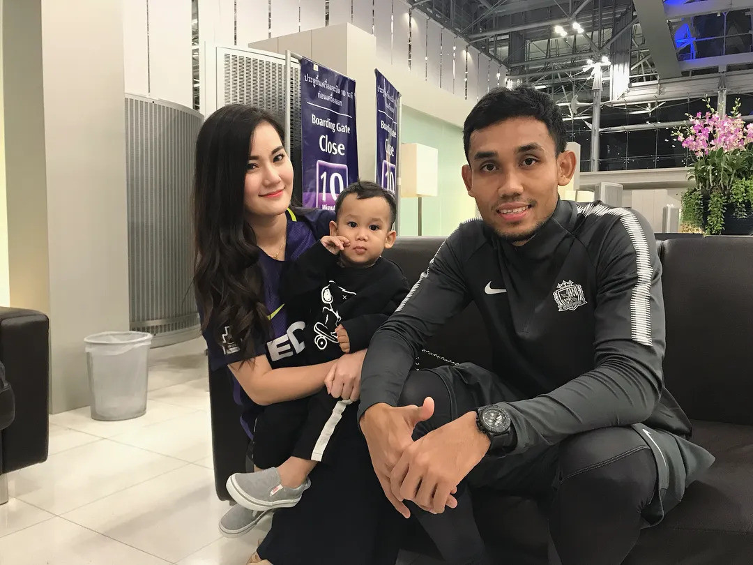 Gia đình nhỏ của chủ công tuyển Thái Lan