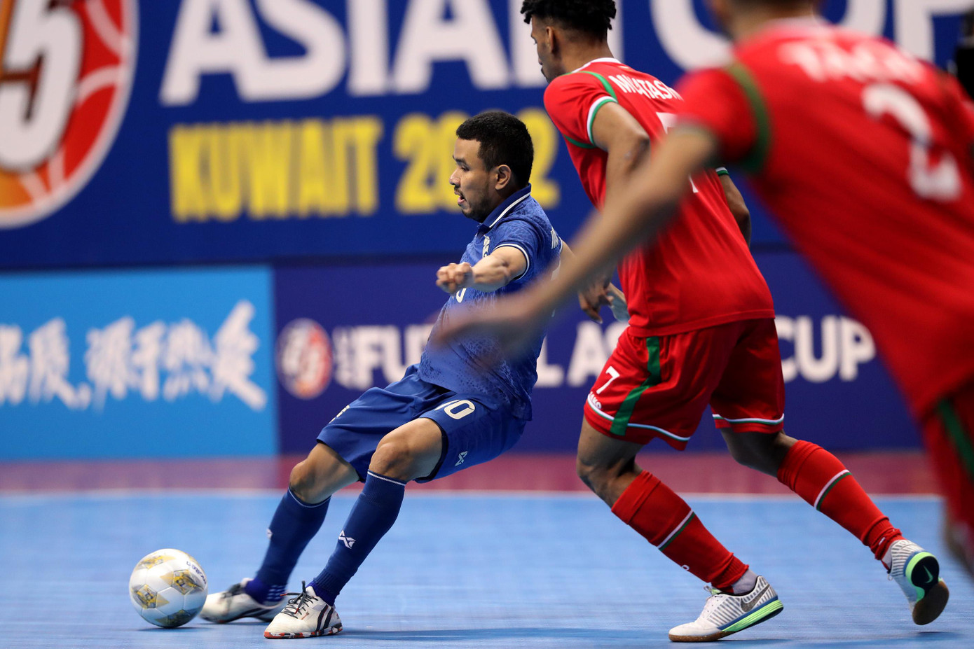 Thái Lan dễ dàng ghi những bàn thắng vào lưới Oman Thái Lan dễ dàng ghi những bàn thắng vào lưới Oman