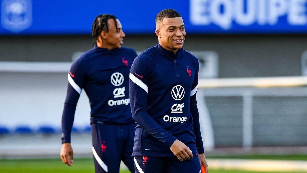 Mbappe đã có thể cười tươi sau chiến thắng trước FFF