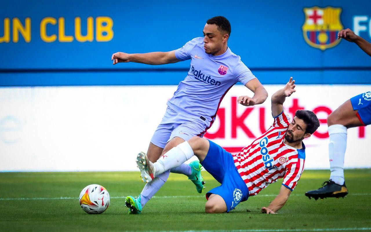 Barca giờ đang phải dựa vào những cầu thủ tầm trung như Dest Barca giờ đang phải dựa vào những cầu thủ tầm trung như Dest