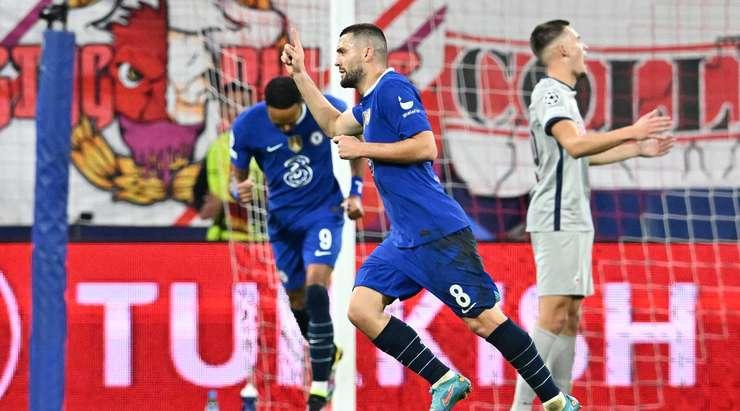 Kovacic ăn mừng bàn mở điểm cho Chelsea Kovacic ăn mừng bàn mở điểm cho Chelsea