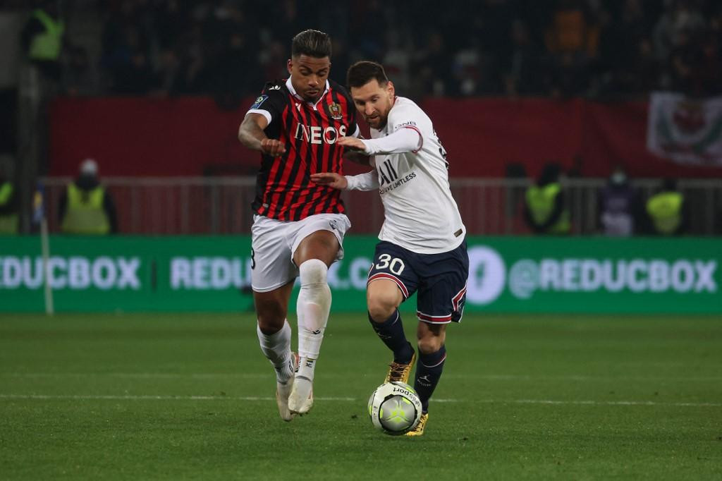 Messi cùng đồng đội đang hướng tới chiến thắng Messi cùng đồng đội đang hướng tới chiến thắng