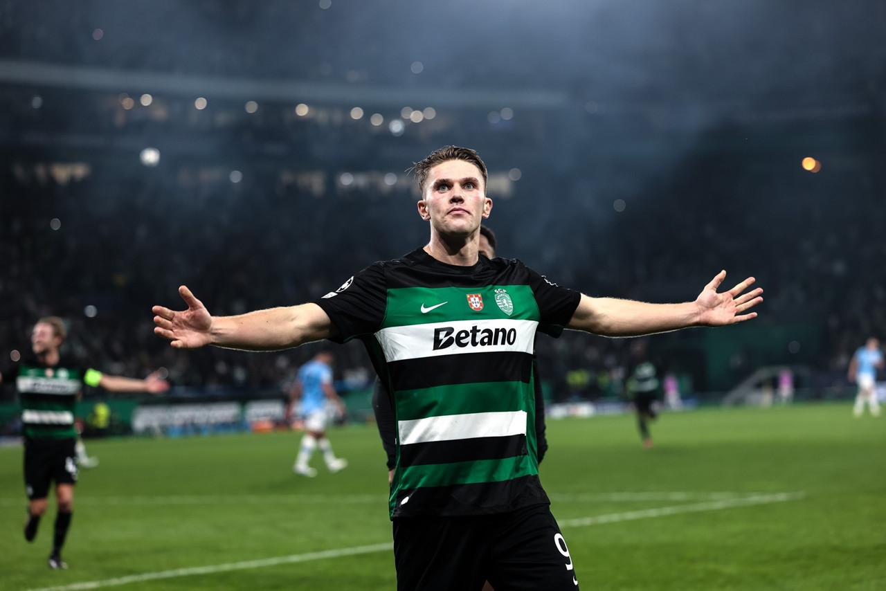 Viktor Gyokeres ghi 3 bàn giúp Sporting vùi dập Man City Viktor Gyokeres ghi 3 bàn giúp Sporting vùi dập Man City