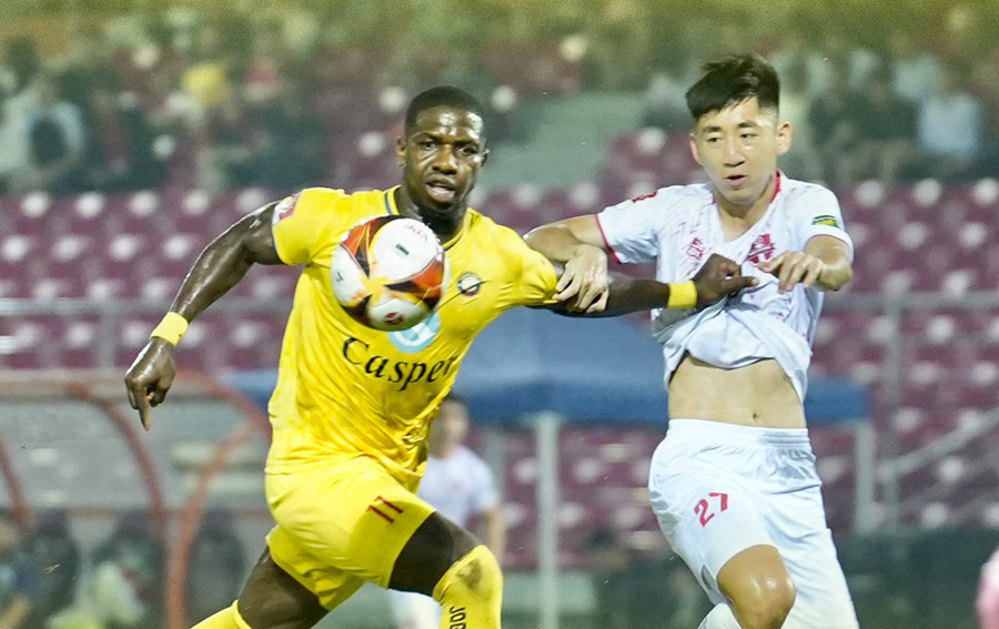 Thanh Hóa bế tắc trong tấn công, lơ là trong phòng ngự Thanh Hóa bế tắc trong tấn công, lơ là trong phòng ngự