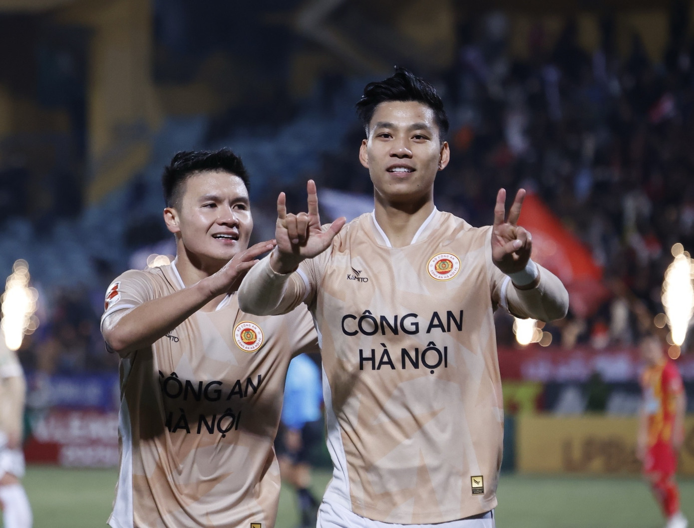  Thắng Thanh Hoá, CAHN trở lại cuộc đua vô địch V-League ảnh 40