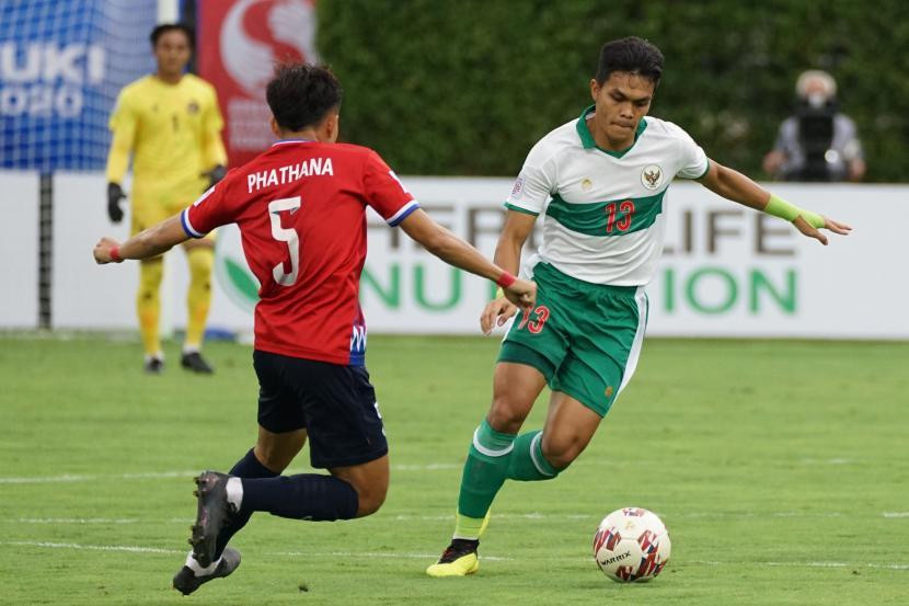 Irianto đang có một kỳ AFF Cup thành công khi thi đấu rất nổi bật ở vị trí trung vệ/tiền vệ phòng ngự Irianto đang có một kỳ AFF Cup thành công khi thi đấu rất nổi bật ở vị trí trung vệ/tiền vệ phòng ngự