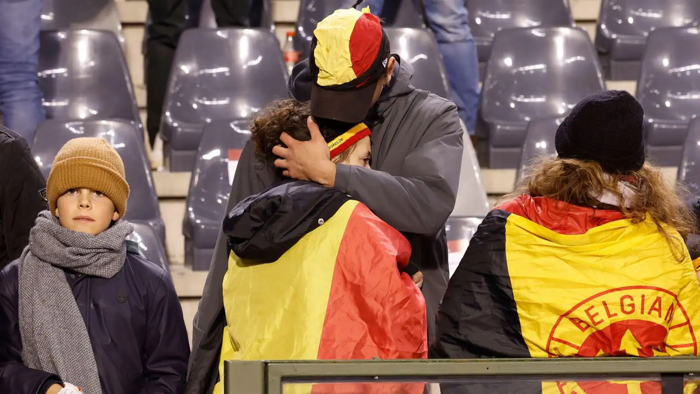 Các CĐV lo lắng về tình hình an ninh bên ngoài